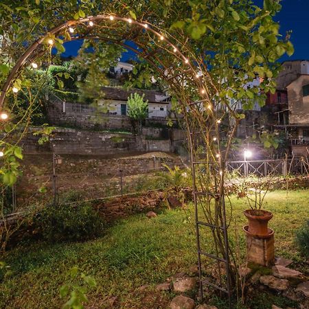Bed and Breakfast La Casa Delle Pietre Parlanti - Casa In Pietra Ai Piedi Del Parco Delle 5 Terre Biassa Exteriér fotografie