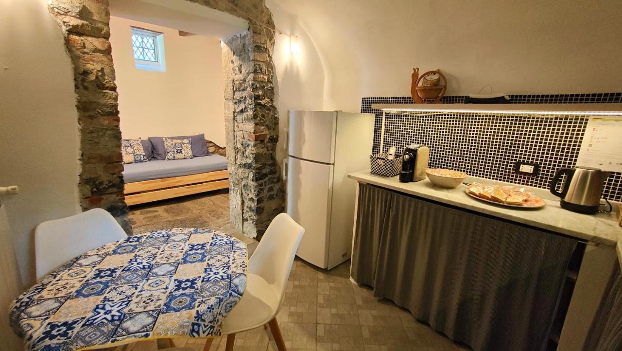 Bed and Breakfast La Casa Delle Pietre Parlanti - Casa In Pietra Ai Piedi Del Parco Delle 5 Terre Biassa Exteriér fotografie