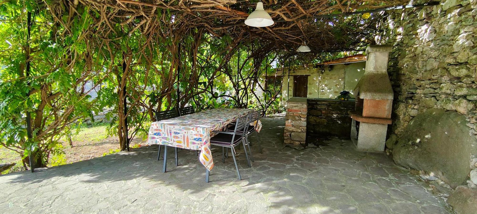 Bed and Breakfast La Casa Delle Pietre Parlanti - Casa In Pietra Ai Piedi Del Parco Delle 5 Terre Biassa Exteriér fotografie