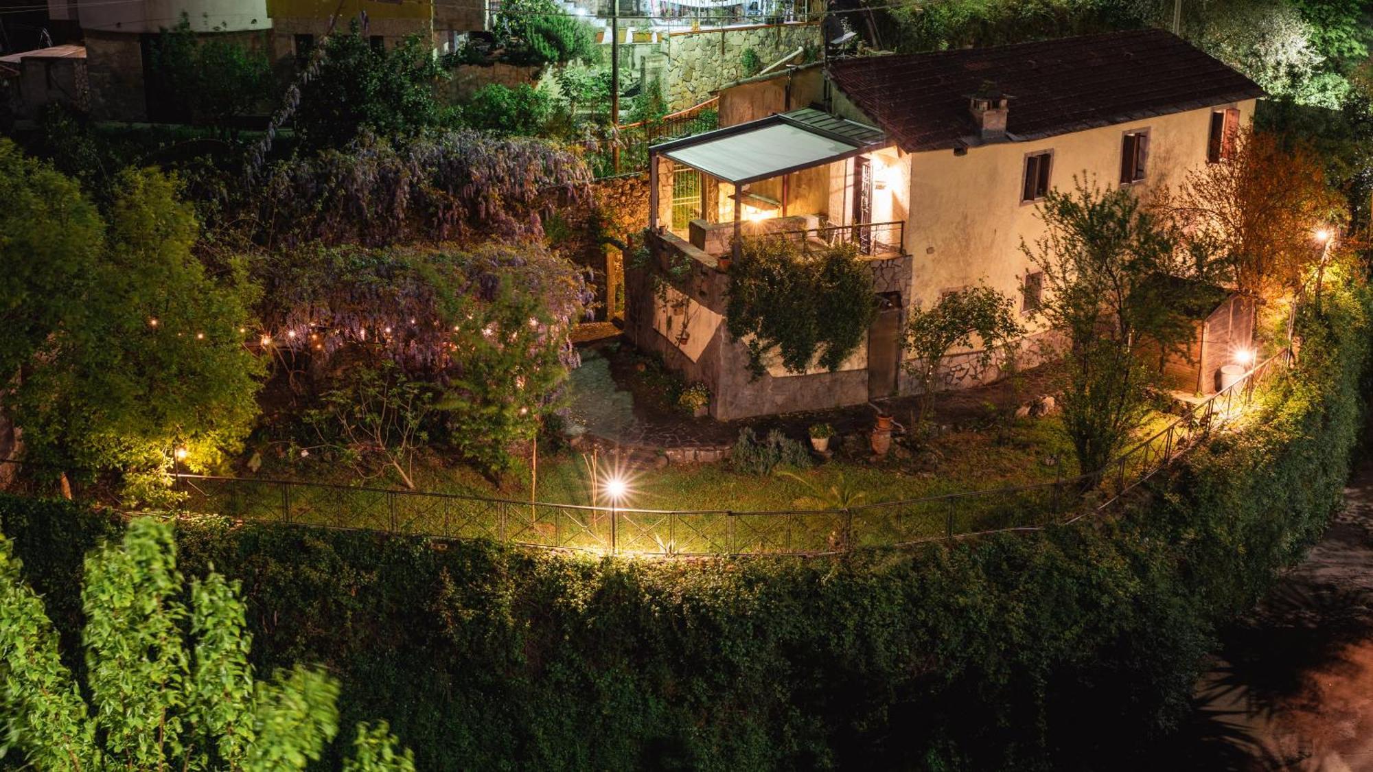 Bed and Breakfast La Casa Delle Pietre Parlanti - Casa In Pietra Ai Piedi Del Parco Delle 5 Terre Biassa Exteriér fotografie