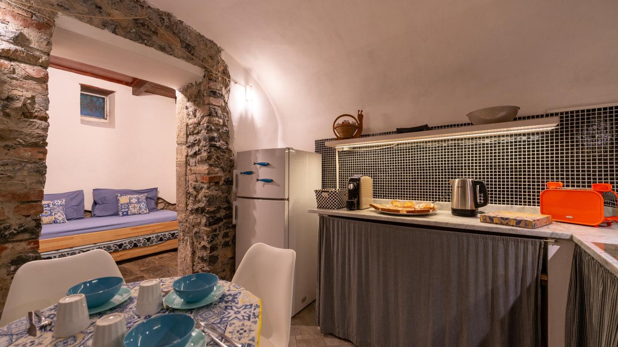 Bed and Breakfast La Casa Delle Pietre Parlanti - Casa In Pietra Ai Piedi Del Parco Delle 5 Terre Biassa Exteriér fotografie