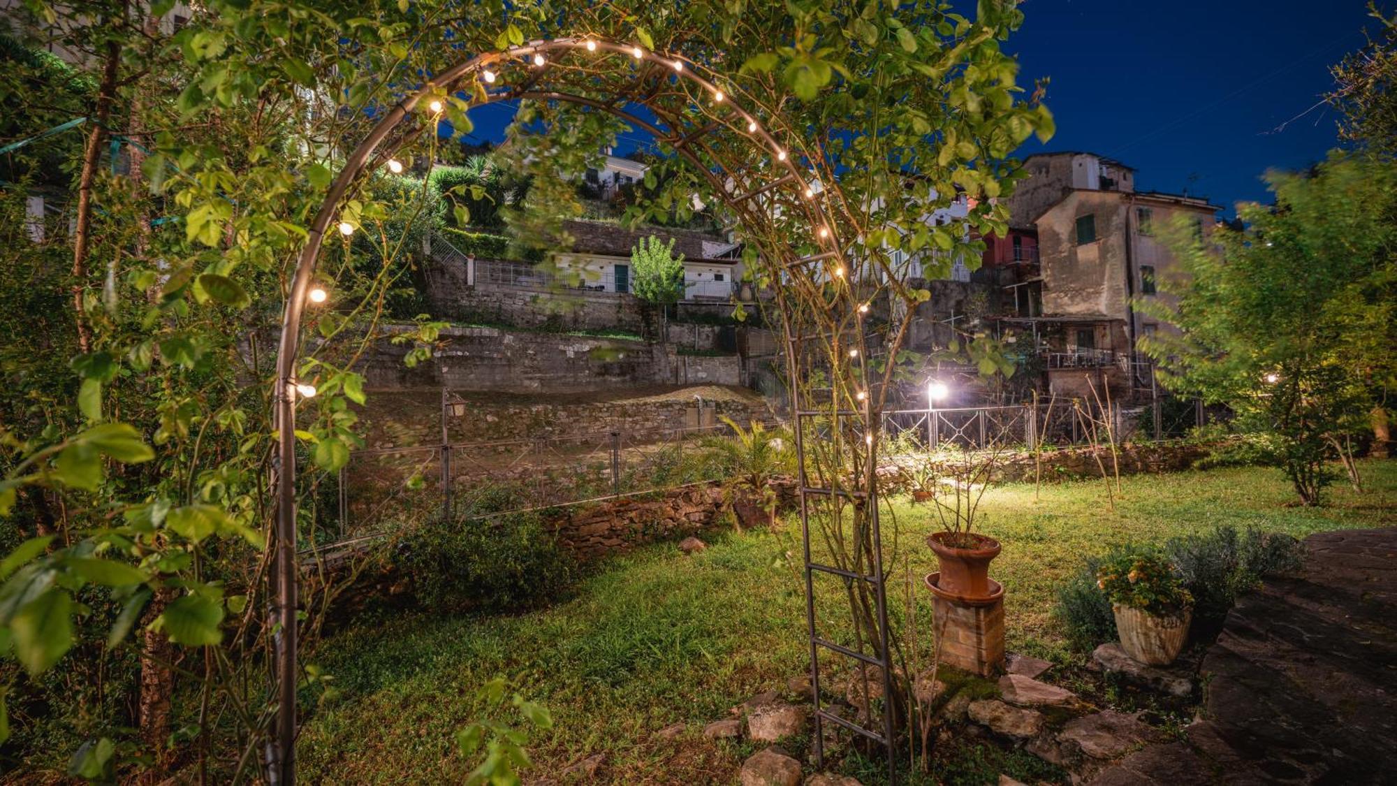 Bed and Breakfast La Casa Delle Pietre Parlanti - Casa In Pietra Ai Piedi Del Parco Delle 5 Terre Biassa Exteriér fotografie